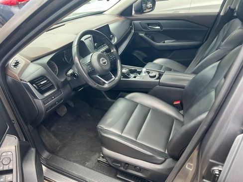 Used 2022 Nissan Rogue SV w/ SV Premium Package AWD/4WD image 2