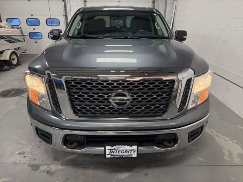 Used 2018 Nissan Titan SV w/ SV Convenience Package AWD/4WD image 2