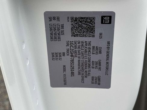 New 2025 Chevrolet Express 3500 Extended image 21