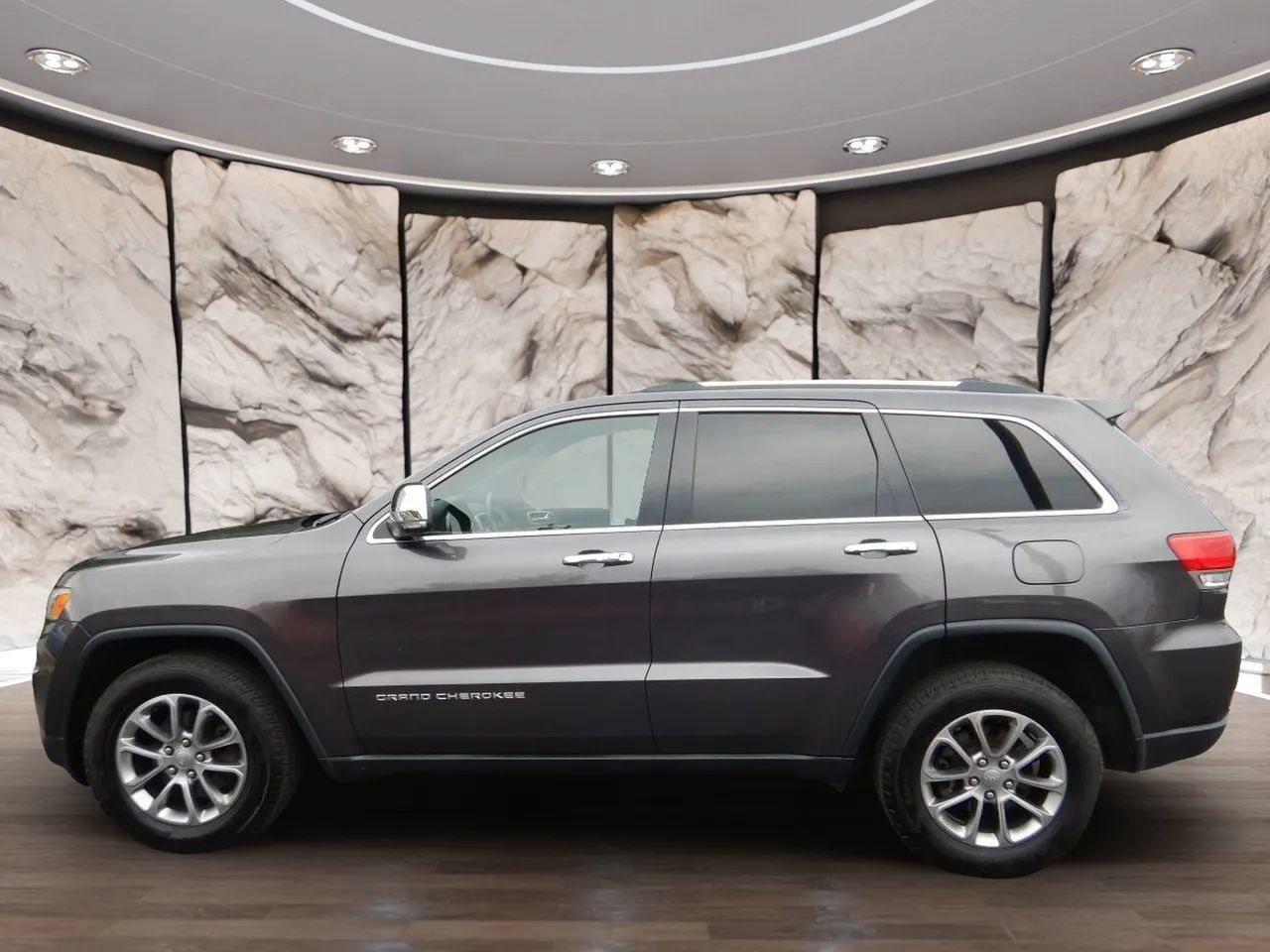 Used 2015 Jeep Grand Cherokee Limited AWD/4WD image 10