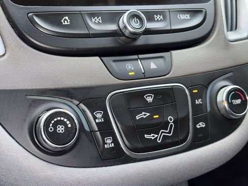 Used 2025 Chevrolet Malibu LS FWD image 16