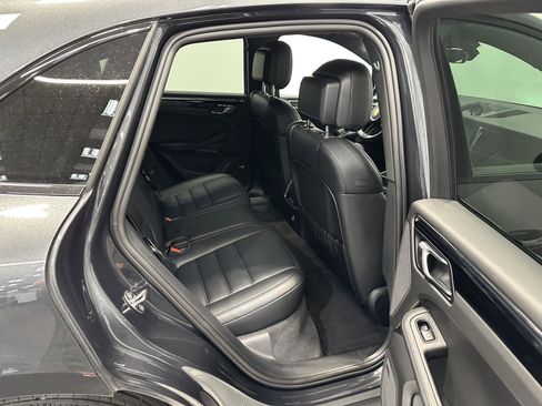 Used 2026 Porsche Macan Turbo AWD/4WD image 40
