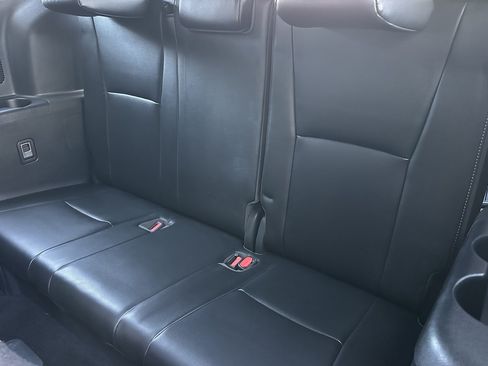 Used 2022 Toyota Highlander XSE FWD image 16