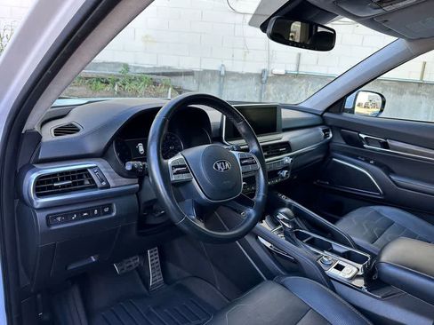 Used 2021 Kia Telluride SX w/ SX Prestige Package image 3