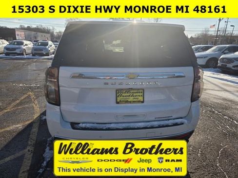 Used 2023 Chevrolet Suburban Premier image 4