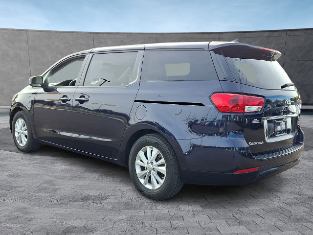 Used 2018 Kia Sedona LX FWD image 4