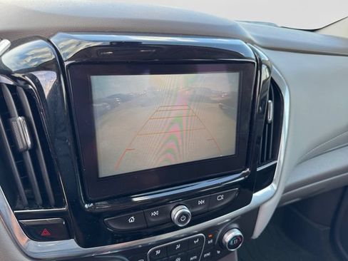 Used 2018 Chevrolet Traverse LT FWD image 16