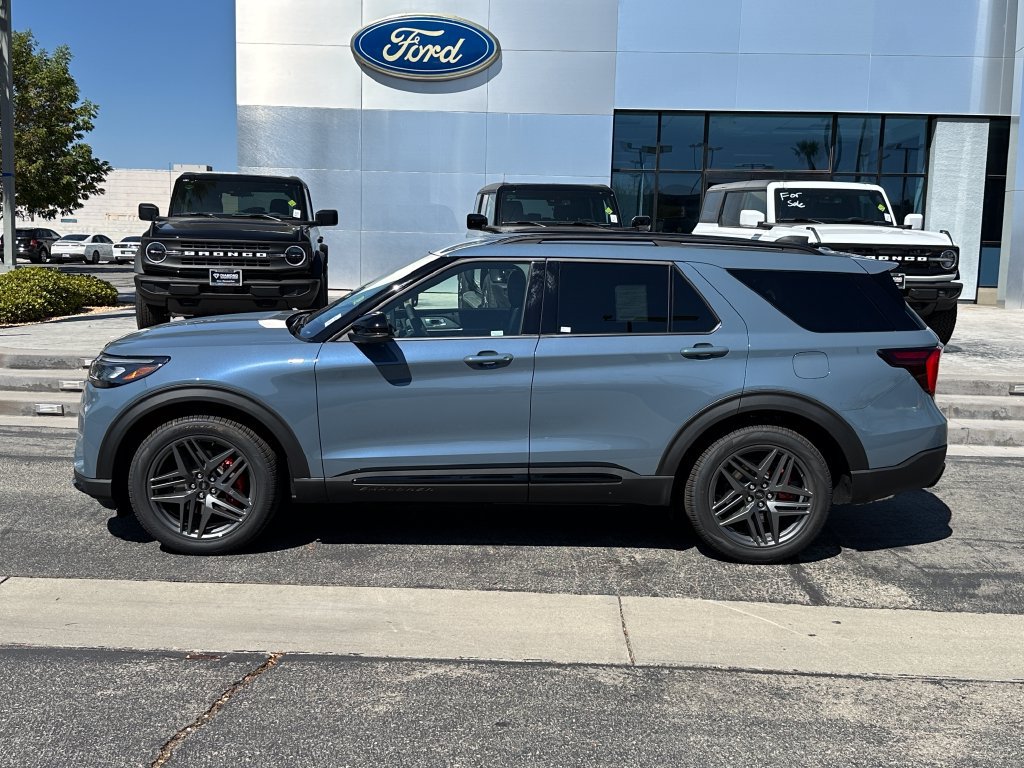 New 2027 Ford Explorer ST-Line w/ Premium Package RWD image 3