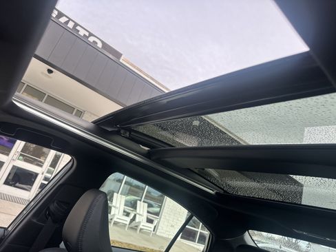 Used 2025 Toyota Camry XSE image 11