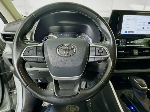 Used 2023 Toyota Highlander LE image 15