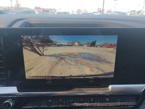 Used 2024 GMC Sierra 1500 SLT image 11