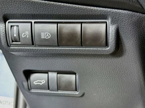 Used 2023 Toyota Corolla Cross XLE w/ Convenience Package FWD image 15