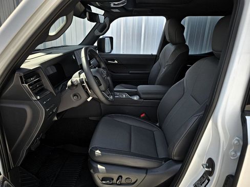 Used 2024 Lexus GX 550 image 7