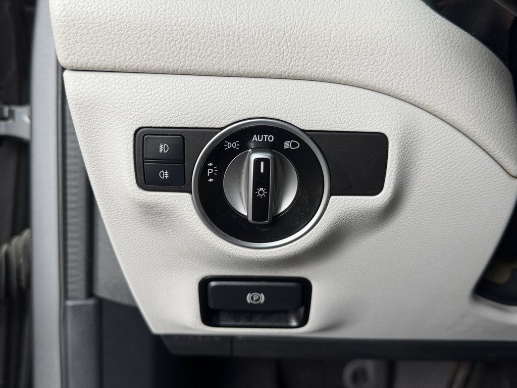 Used 2019 Mercedes-Benz GLA 250 w/ Premium Package image 20