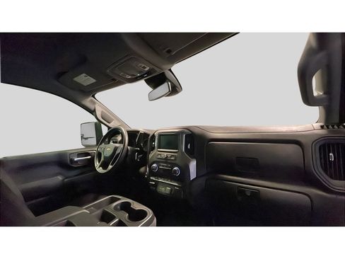 Used 2024 Chevrolet Silverado 2500 Custom w/ Custom Value Package image 16