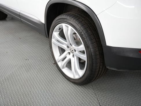 Used 2015 Volkswagen Tiguan SEL image 58