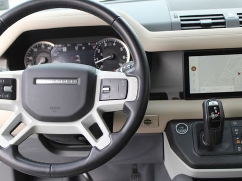 Used 2023 Land Rover Defender 90 X-Dynamic SE image 4