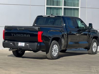 New 2026 Toyota Tundra SR5 w/ SR5 Premium Package