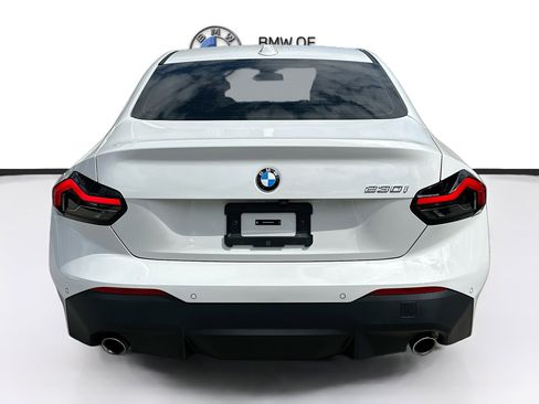 Certified 2025 BMW 230i Coupe w/ Convenience Package image 6