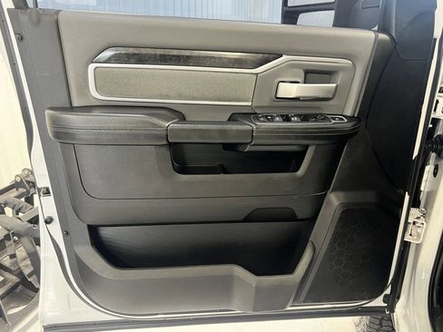 Used 2023 RAM 2500 Big Horn w/ Cold Weather Group image 9