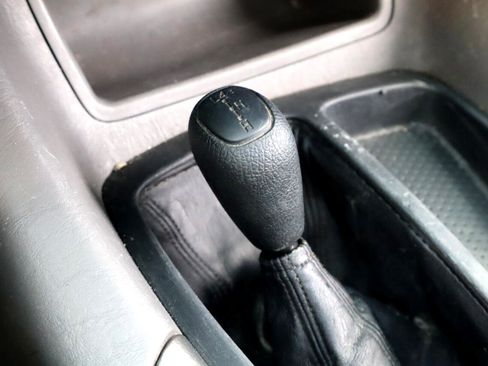 Used 2002 Toyota Sequoia Limited image 39