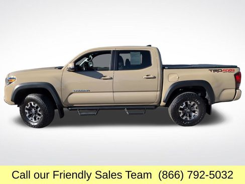 Used 2019 Toyota Tacoma TRD Off-Road image 2