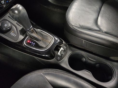 Used 2018 Jeep Compass Limited w/ Navigation Group image 26