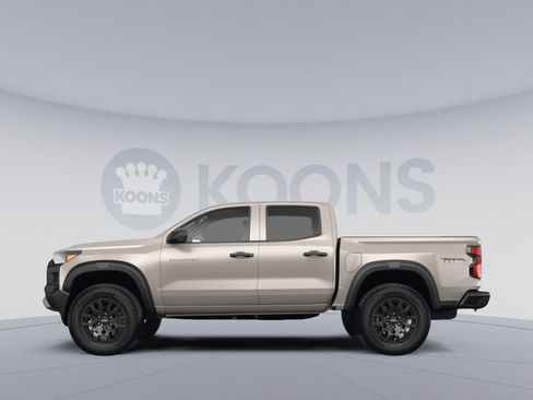Used 2024 Chevrolet Colorado Trail Boss w/ Advanced Trailering Package AWD/4WD image 2