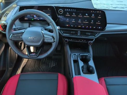 New 2026 Chevrolet Equinox EV RS image 4