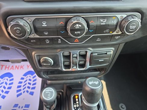 Used 2021 Jeep Wrangler Unlimited Sport AWD/4WD image 16