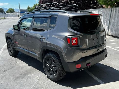 Used 2018 Jeep Renegade Trailhawk AWD/4WD image 5