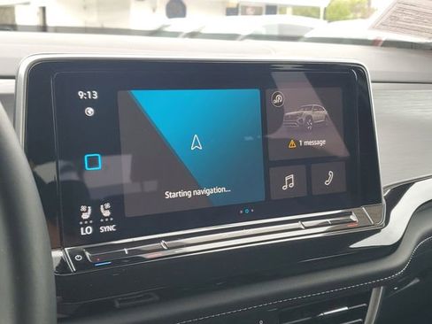 Used 2025 Volkswagen Atlas Cross Sport SE image 18