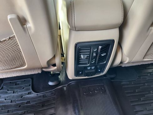 Used 2014 Jeep Grand Cherokee Limited AWD/4WD image 28