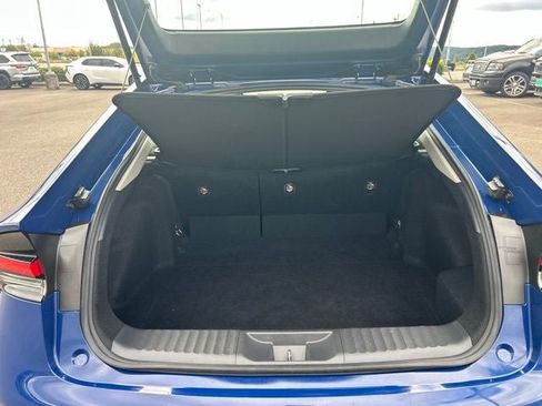 Used 2023 Toyota Prius LE FWD image 9