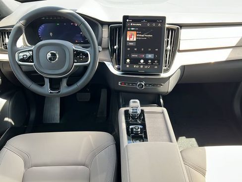 New 2026 Volvo XC90 B6 Plus w/ Protection Package Premier AWD/4WD image 10