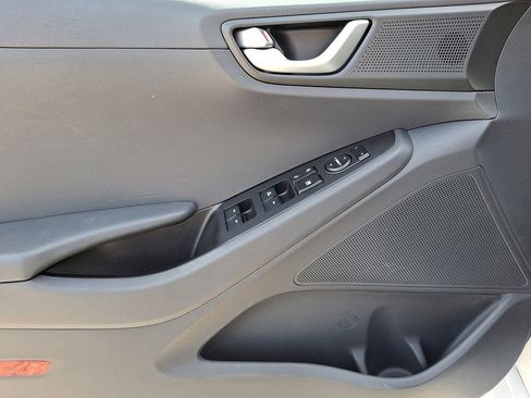 Used 2019 Hyundai Ioniq Plug-In Hybrid FWD image 13
