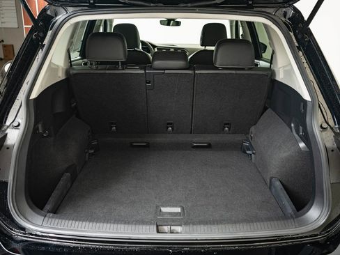 Used 2022 Volkswagen Tiguan SE image 16