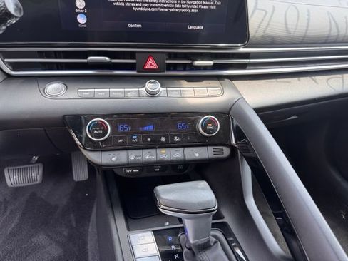 Used 2024 Hyundai Elantra SEL w/ Convenience Package FWD image 18