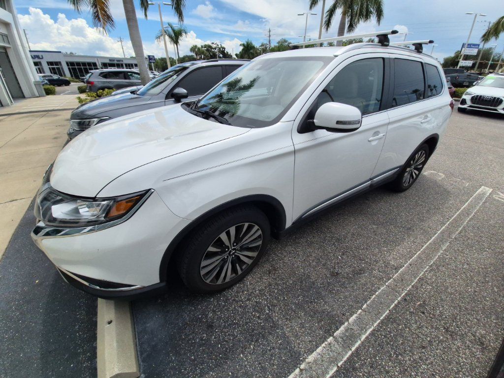 Used 2020 Mitsubishi Outlander FWD image 3