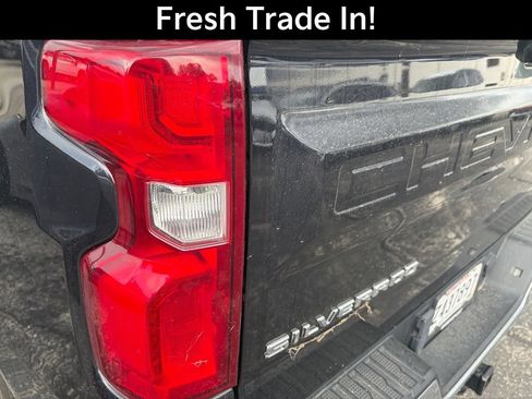 Used 2022 Chevrolet Silverado 1500 LTZ w/ Z71 Off-Road Package AWD/4WD image 10