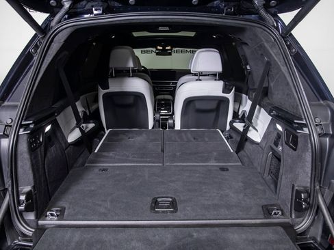Used 2024 BMW X7 xDrive40i w/ M Sport Package AWD/4WD image 9