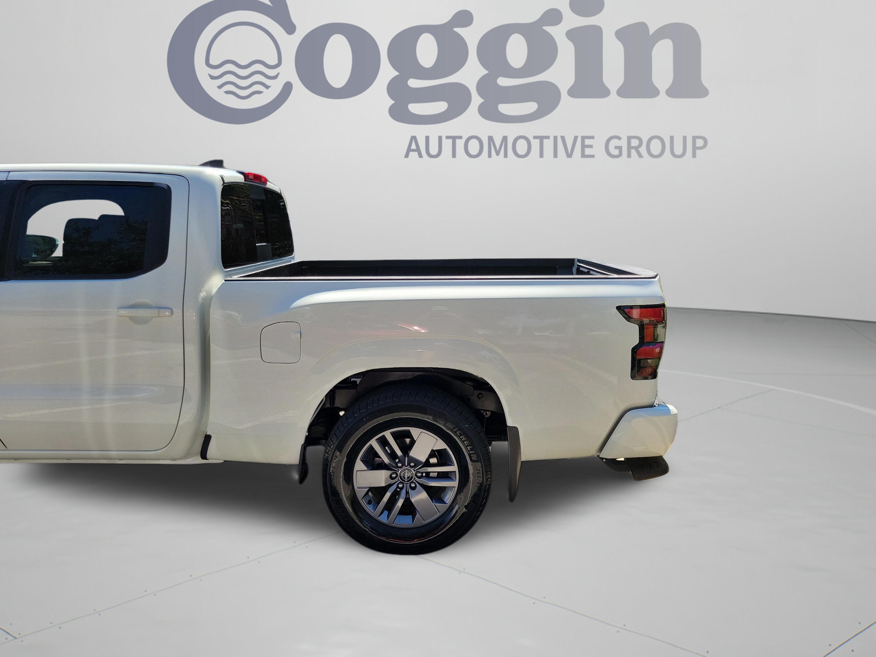 Used 2026 Nissan Frontier SV w/ All-Weather Content Package RWD image 12