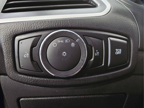 Used 2024 Ford Edge SE w/ Black Appearance Package AWD/4WD image 6