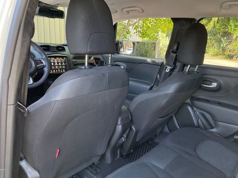 Used 2023 Jeep Renegade Trailhawk AWD/4WD image 28
