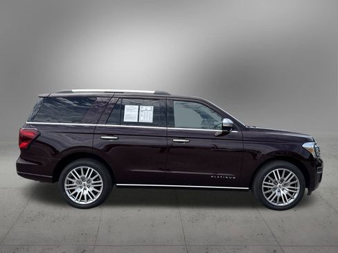 Used 2024 Ford Expedition Platinum image 5