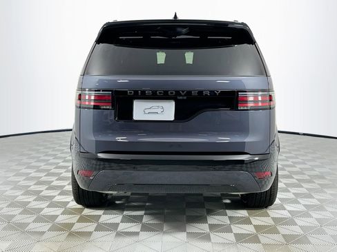 Certified 2025 Land Rover Discovery Dynamic SE image 6