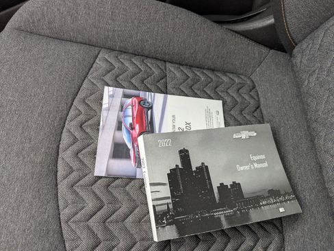 Used 2022 Chevrolet Equinox LT image 32