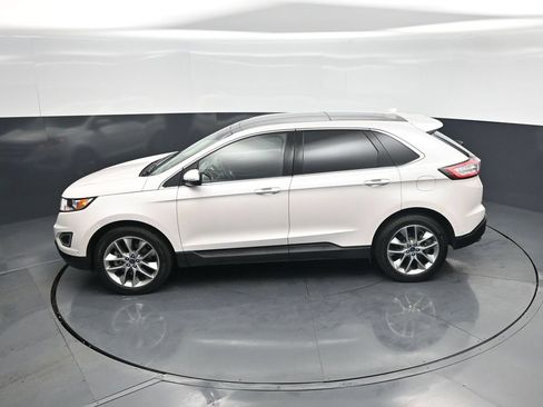 Used 2018 Ford Edge Titanium w/ Equipment Group 302A AWD/4WD image 43