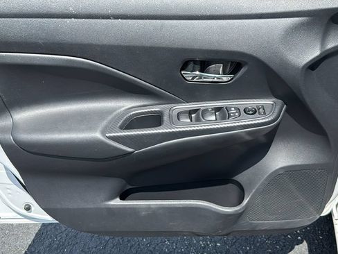 Used 2025 Nissan Versa SV FWD image 15