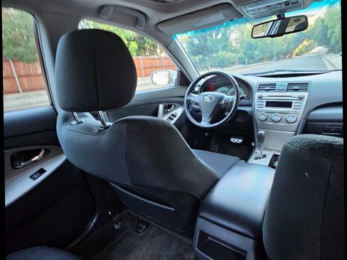 Used 2011 Toyota Camry SE image 38